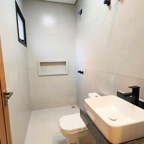 Casa à venda com 172m², 3 quartos e 1 vaga Casa à venda com 172m², 3 quartos e 1 vagaBanheiro da Suíte