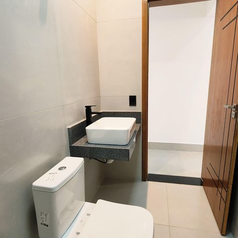 Casa à venda com 172m², 3 quartos e 1 vaga Casa à venda com 172m², 3 quartos e 1 vagaBanheiro Social