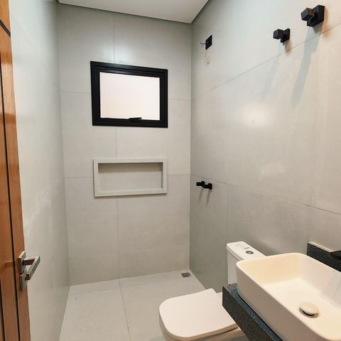 Casa à venda com 172m², 3 quartos e 1 vaga Casa à venda com 172m², 3 quartos e 1 vagaBanheiro Social
