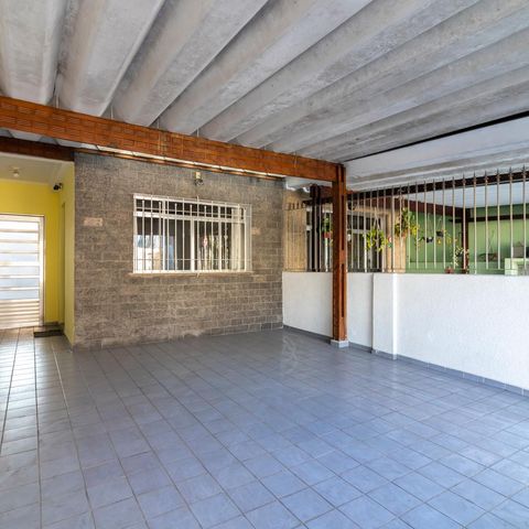 Casa para alugar com 220m², 3 quartos e 4 vagas Casa para alugar com 220m², 3 quartos e 4 vagasGaragem