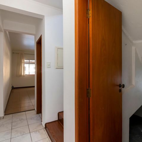 Casa para alugar com 220m², 3 quartos e 4 vagas Casa para alugar com 220m², 3 quartos e 4 vagasCorredor da Copa