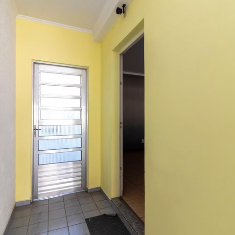 Casa para alugar com 220m², 3 quartos e 4 vagas Casa para alugar com 220m², 3 quartos e 4 vagasCorredor de Entrada