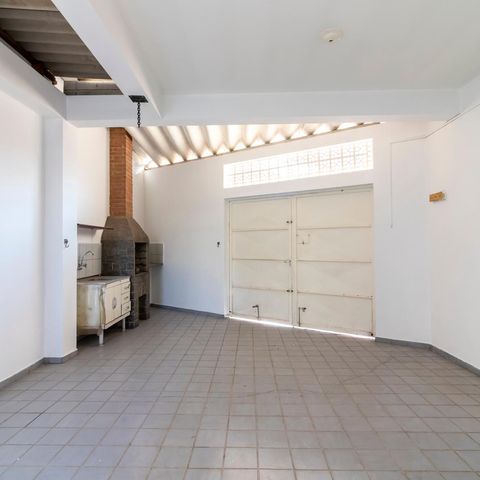 Casa para alugar com 220m², 3 quartos e 4 vagas Casa para alugar com 220m², 3 quartos e 4 vagasQuintal