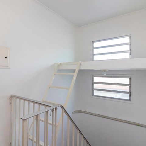 Casa para alugar com 220m², 3 quartos e 4 vagas Casa para alugar com 220m², 3 quartos e 4 vagasCorredor dos Quartos - Escada