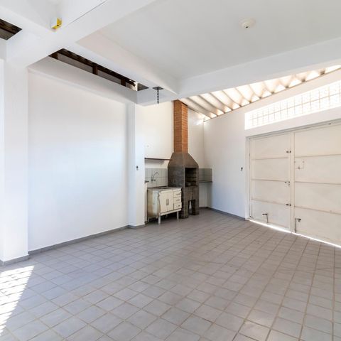Casa para alugar com 220m², 3 quartos e 4 vagas Casa para alugar com 220m², 3 quartos e 4 vagasQuintal