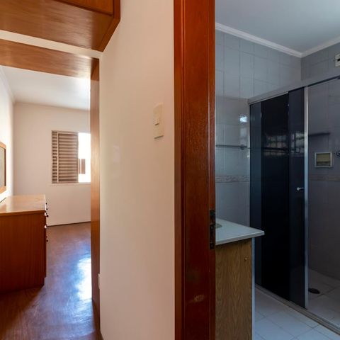 Casa para alugar com 220m², 3 quartos e 4 vagas Casa para alugar com 220m², 3 quartos e 4 vagasSuíte