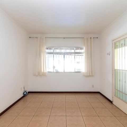 Casa para alugar com 220m², 3 quartos e 4 vagas Casa para alugar com 220m², 3 quartos e 4 vagasSala de Estar
