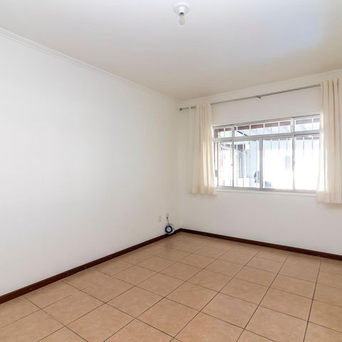 Casa para alugar com 220m², 3 quartos e 4 vagas Casa para alugar com 220m², 3 quartos e 4 vagasSala de Estar