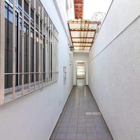 Casa para alugar com 220m², 3 quartos e 4 vagas Casa para alugar com 220m², 3 quartos e 4 vagasCorredor Lateral