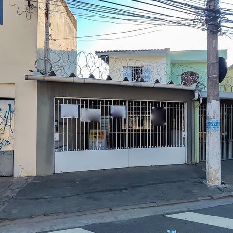 Casa para alugar com 220m², 3 quartos e 4 vagas Casa para alugar com 220m², 3 quartos e 4 vagasFachada da Rua 1