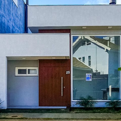 Casa de condomínio à venda com 111m², 3 quartos e 2 vagas Casa de condomínio à venda com 111m², 3 quartos e 2 vagasFachada do imóvel