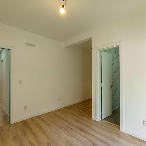 Casa de condomínio à venda com 111m², 3 quartos e 2 vagas Casa de condomínio à venda com 111m², 3 quartos e 2 vagasSuíte