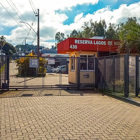 Casa de condomínio à venda com 111m², 3 quartos e 2 vagas Casa de condomínio à venda com 111m², 3 quartos e 2 vagasFachada do condomínio