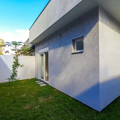 Casa de condomínio à venda com 111m², 3 quartos e 2 vagas Casa de condomínio à venda com 111m², 3 quartos e 2 vagasQuintal