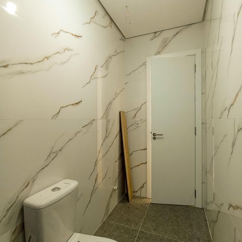 Casa de condomínio à venda com 111m², 3 quartos e 2 vagas Casa de condomínio à venda com 111m², 3 quartos e 2 vagasBanheiro Social