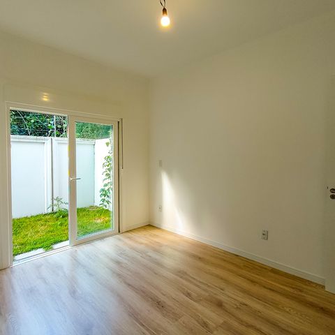 Casa de condomínio à venda com 111m², 3 quartos e 2 vagas Casa de condomínio à venda com 111m², 3 quartos e 2 vagasSuíte
