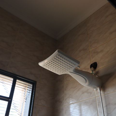 Casa para alugar com 241m², 6 quartos e 4 vagasBanheiro