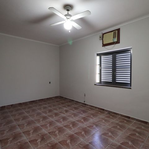 Casa para alugar com 241m², 6 quartos e 4 vagasQuarto 4
