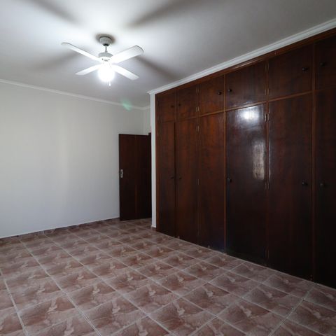 Casa para alugar com 241m², 6 quartos e 4 vagasQuarto 4