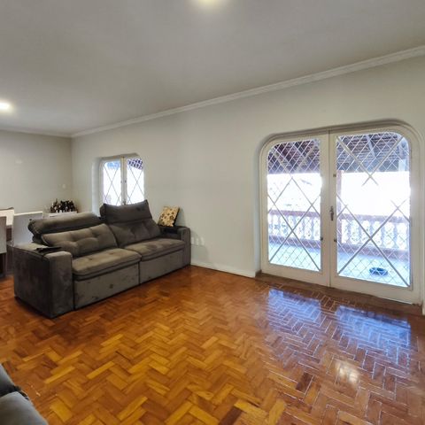Casa para alugar com 250m², 2 quartos e 4 vagas Casa para alugar com 250m², 2 quartos e 4 vagasSala de Estar