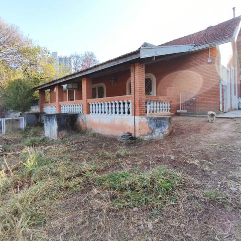 Casa para alugar com 250m², 2 quartos e 4 vagas Casa para alugar com 250m², 2 quartos e 4 vagasQuintal