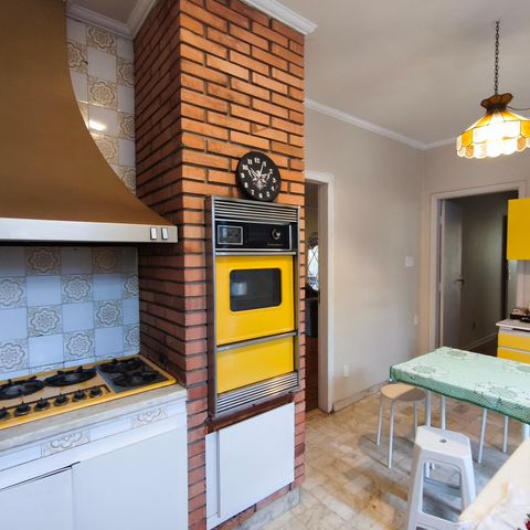 Casa para alugar com 250m², 2 quartos e 4 vagas Casa para alugar com 250m², 2 quartos e 4 vagasCozinha