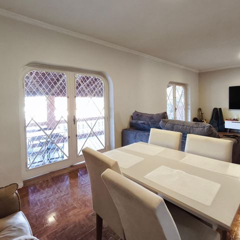 Casa para alugar com 250m², 2 quartos e 4 vagas Casa para alugar com 250m², 2 quartos e 4 vagasSala de Jantar