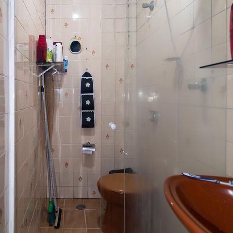 Casa à venda com 194m², 3 quartos e 2 vagasBanheiro