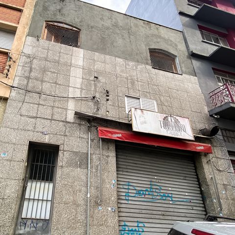 Casa à venda com 194m², 3 quartos e 2 vagasFachada