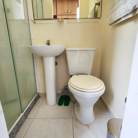 Apartamento à venda com 184m², 3 quartos e 1 vaga Apartamento à venda com 184m², 3 quartos e 1 vagaBanheiro de Serviço