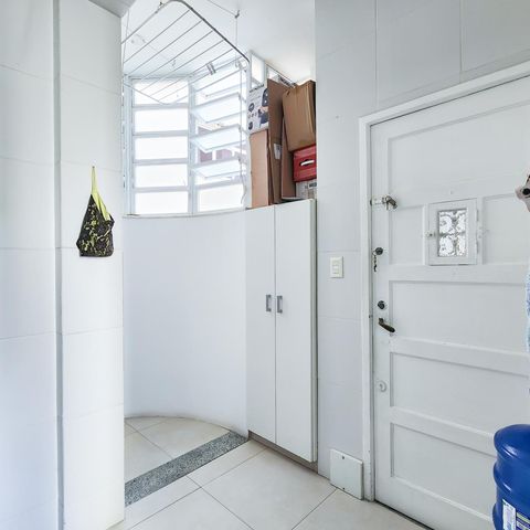 Apartamento à venda com 184m², 3 quartos e 1 vaga Apartamento à venda com 184m², 3 quartos e 1 vagaÁrea de Serviço