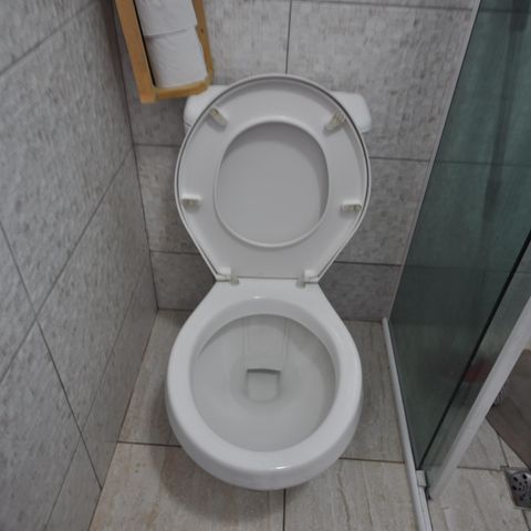 Casa à venda com 200m², 7 quartos e 7 vagasCasa 3 - Banheiro 1