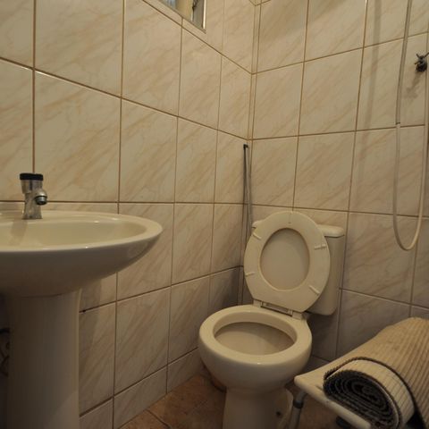 Casa à venda com 200m², 7 quartos e 7 vagasCasa 2 - Banheiro da Suíte 