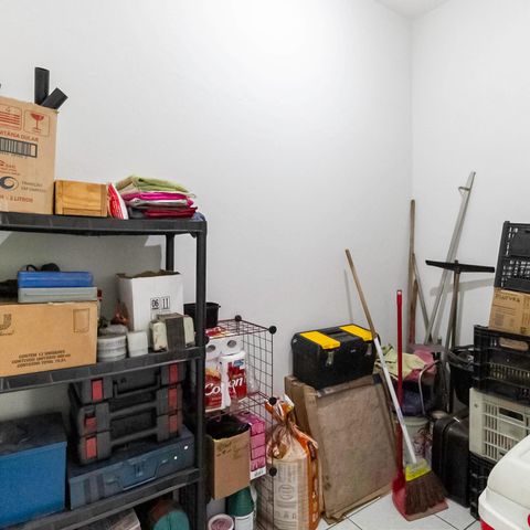 Casa à venda com 210m², 3 quartos e 3 vagas Casa à venda com 210m², 3 quartos e 3 vagasDespensa