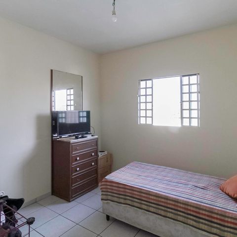 Casa à venda com 210m², 3 quartos e 3 vagas Casa à venda com 210m², 3 quartos e 3 vagasQuarto 2