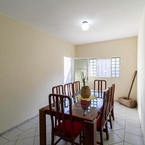 Casa à venda com 210m², 3 quartos e 3 vagas Casa à venda com 210m², 3 quartos e 3 vagasSala 1