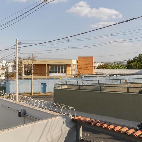Casa à venda com 210m², 3 quartos e 3 vagas Casa à venda com 210m², 3 quartos e 3 vagasQuarto 1 - Vista