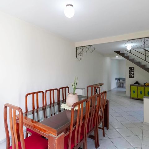Casa à venda com 210m², 3 quartos e 3 vagas Casa à venda com 210m², 3 quartos e 3 vagasSala 1