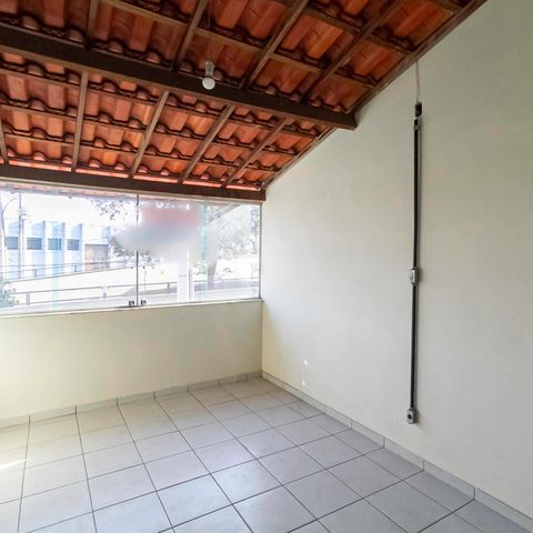 Casa à venda com 210m², 3 quartos e 3 vagas Casa à venda com 210m², 3 quartos e 3 vagasVaranda da sala 2