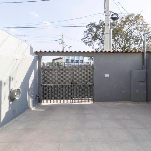 Casa à venda com 210m², 3 quartos e 3 vagas Casa à venda com 210m², 3 quartos e 3 vagasGaragem