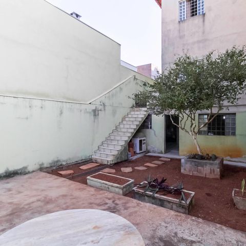 Casa à venda com 210m², 3 quartos e 3 vagas Casa à venda com 210m², 3 quartos e 3 vagasQuintal