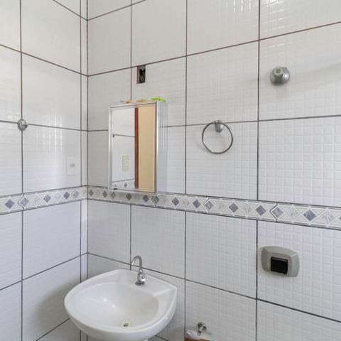 Casa à venda com 210m², 3 quartos e 3 vagas Casa à venda com 210m², 3 quartos e 3 vagasBanheiro social 1