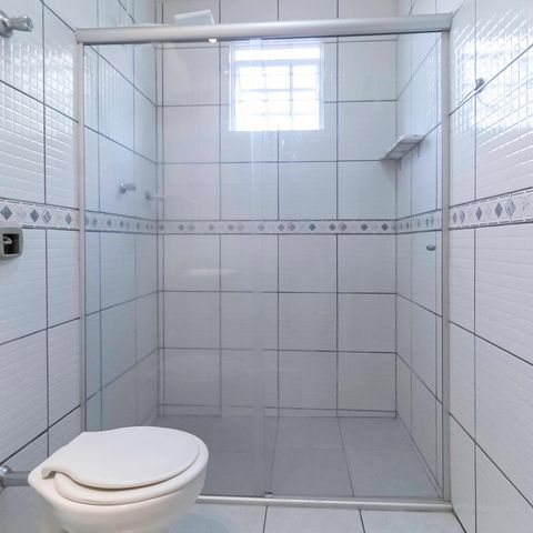 Casa à venda com 210m², 3 quartos e 3 vagas Casa à venda com 210m², 3 quartos e 3 vagasBanheiro social 2