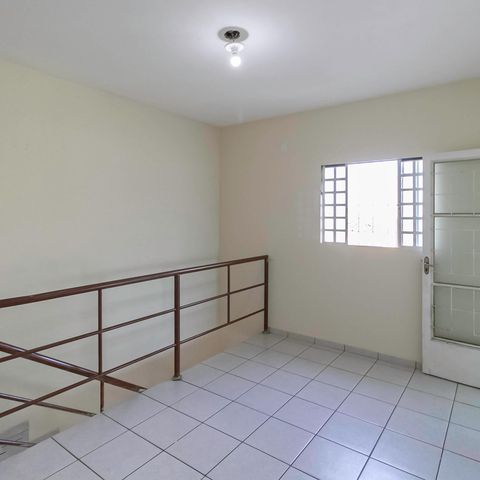 Casa à venda com 210m², 3 quartos e 3 vagas Casa à venda com 210m², 3 quartos e 3 vagasSala 2