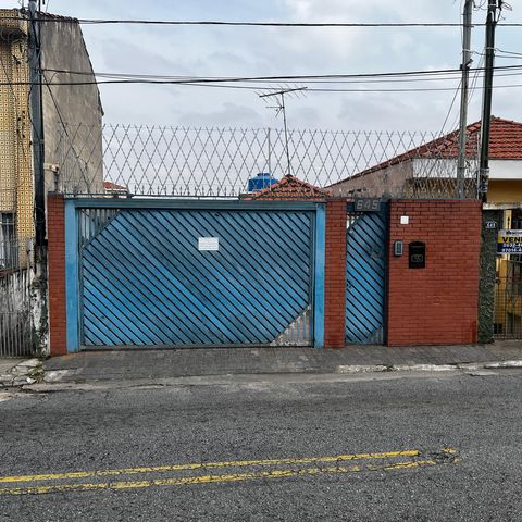 Casa à venda com 105m², 3 quartos e 2 vagasFachada
