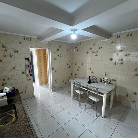 Casa à venda com 105m², 3 quartos e 2 vagasCozinha
