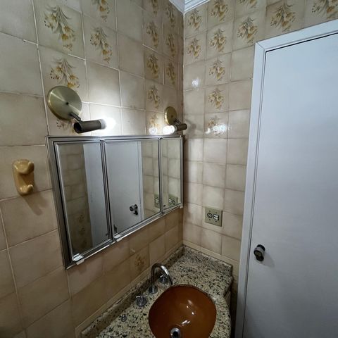Casa à venda com 105m², 3 quartos e 2 vagasBanheiro Social