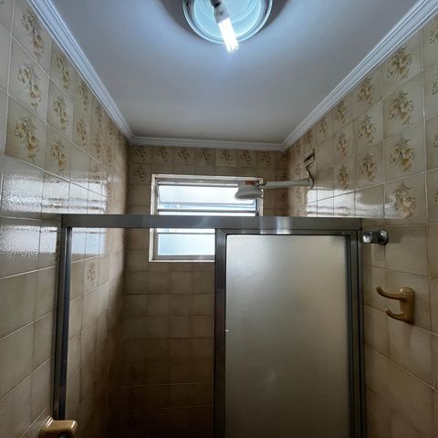 Casa à venda com 105m², 3 quartos e 2 vagasBanheiro Social