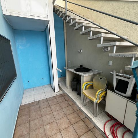 Casa à venda com 105m², 3 quartos e 2 vagasQuintal