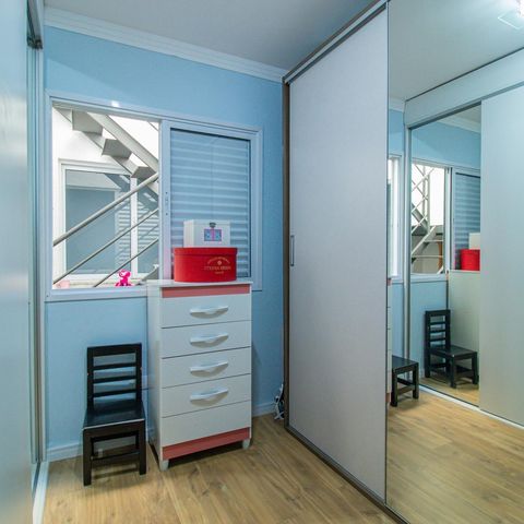 Casa à venda com 198m², 4 quartos e 2 vagas
